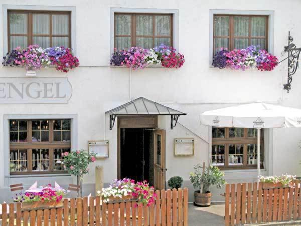 Hotel Restaurant Engel Пфаффенвайлер Экстерьер фото